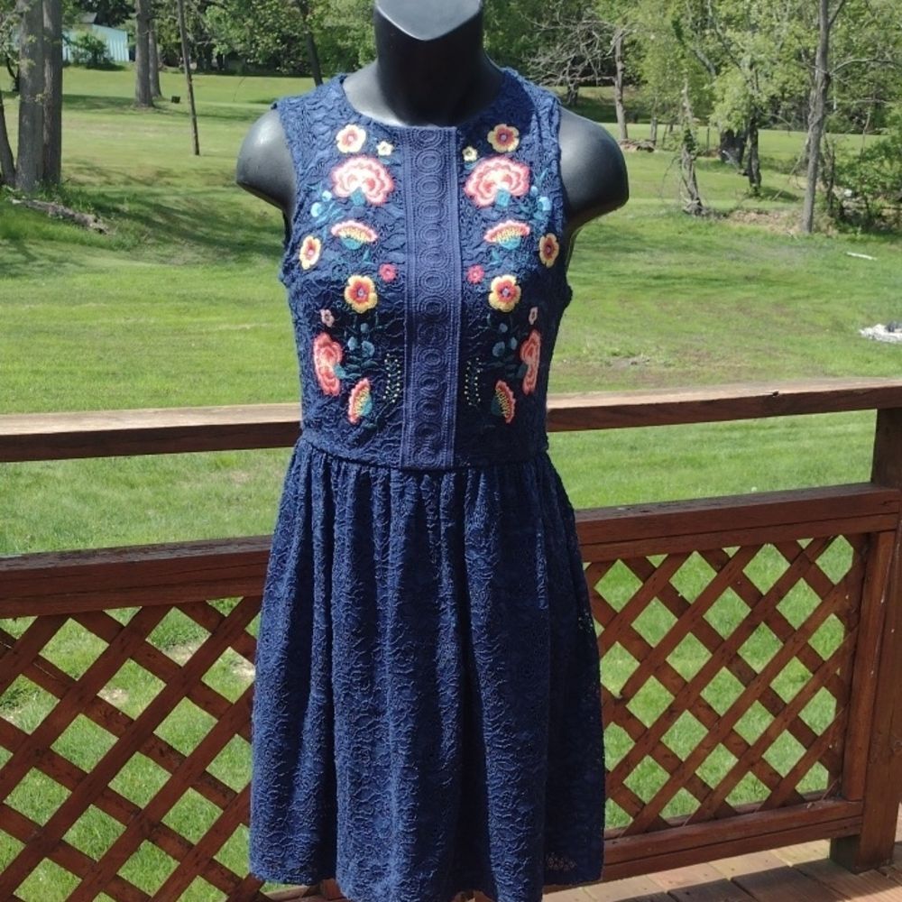 Altar'd State Indigo Sleeveless Floral Embroidered Lace Dress Size Small